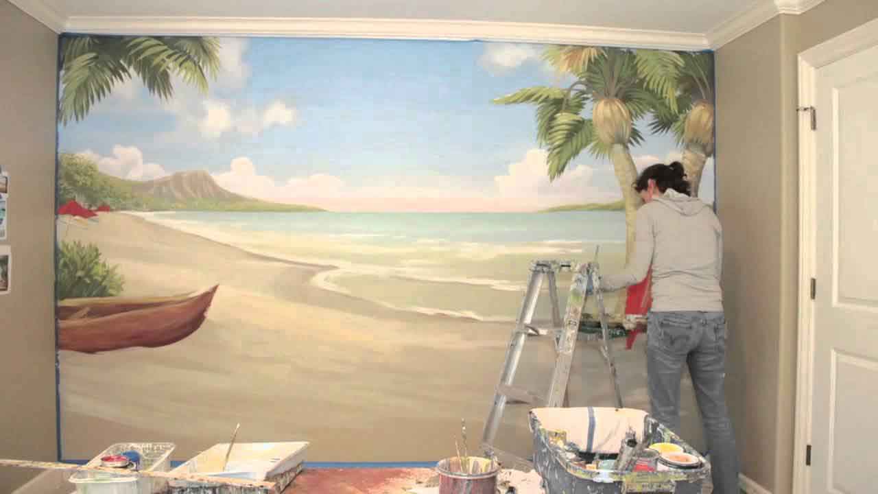Vẽ tranh tường phong cảnh biển - họa sỹ đang vẽ tranh tường biển